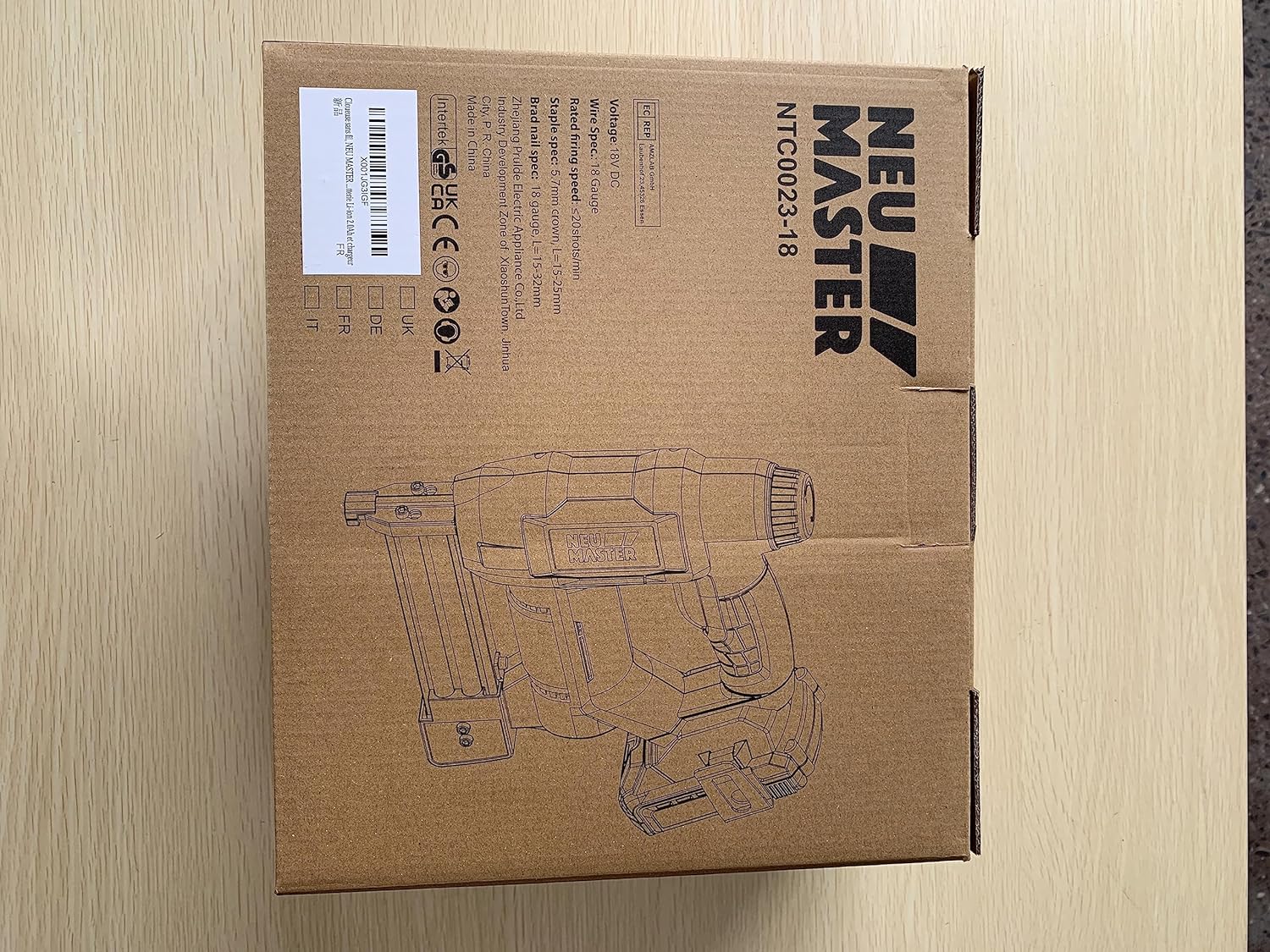 NEU MASTER Cloueuse sans fil, Pistolet à Clous/Agrafeuse pour les projets de Tapisserie dameublement, de Menuiserie et de Travail du bois, Inclure Batterie Li-ion 2.0Ah et Chargeur NTC0023